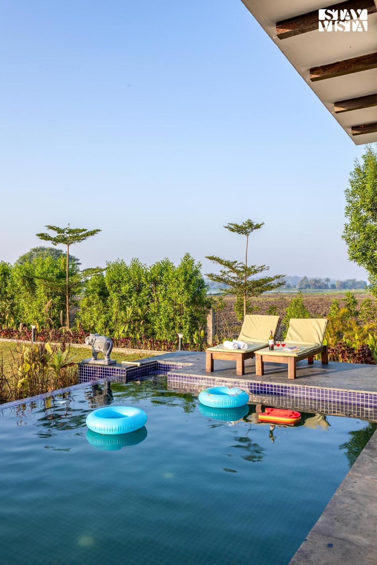 Stayvista At Lotus By The Lake With Pool, Bbq & Lawn Indore Exterior foto
